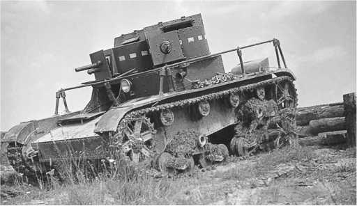 Иллюстрация к книге — Т-26. Тяжёлая судьба лёгкого танка [i_013.jpg]