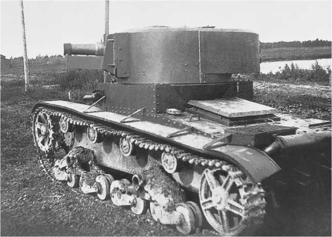 Иллюстрация к книге — Т-26. Тяжёлая судьба лёгкого танка [i_027.jpg]