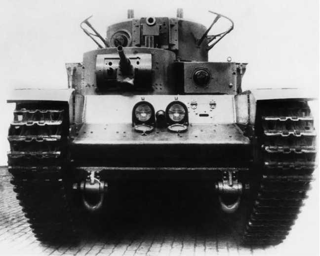 Иллюстрация к книге — Советский тяжелый танк Т-35. &quot;Сталинский монстр&quot; [i_022.jpg]