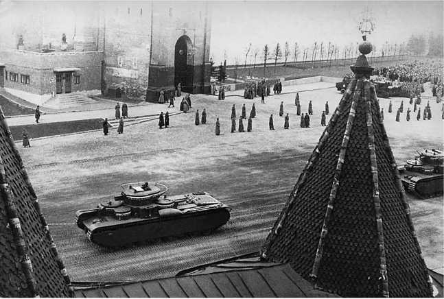 Иллюстрация к книге — Советский тяжелый танк Т-35. &quot;Сталинский монстр&quot; [i_027.jpg]