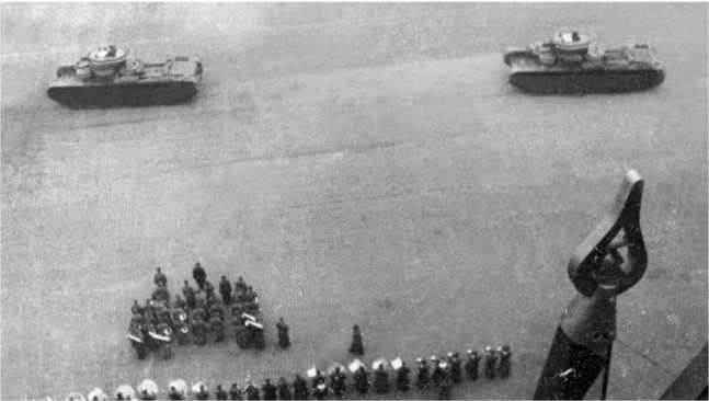 Иллюстрация к книге — Советский тяжелый танк Т-35. &quot;Сталинский монстр&quot; [i_028.jpg]