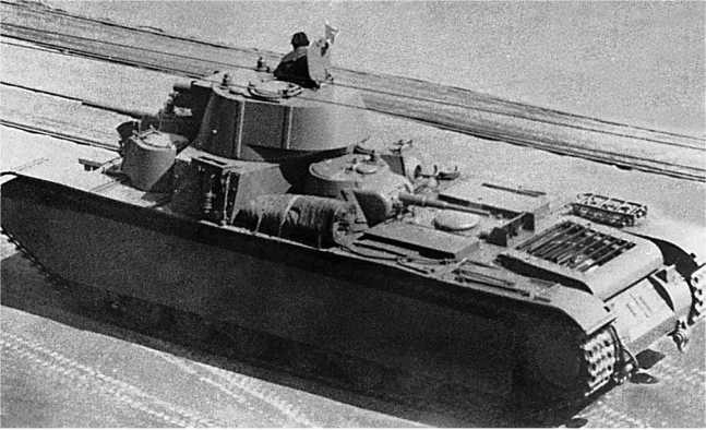 Иллюстрация к книге — Советский тяжелый танк Т-35. &quot;Сталинский монстр&quot; [i_049.jpg]