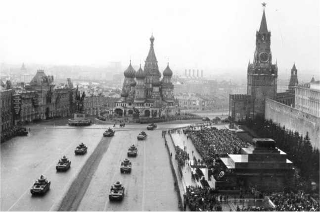 Иллюстрация к книге — Советский тяжелый танк Т-35. &quot;Сталинский монстр&quot; [i_110.jpg]