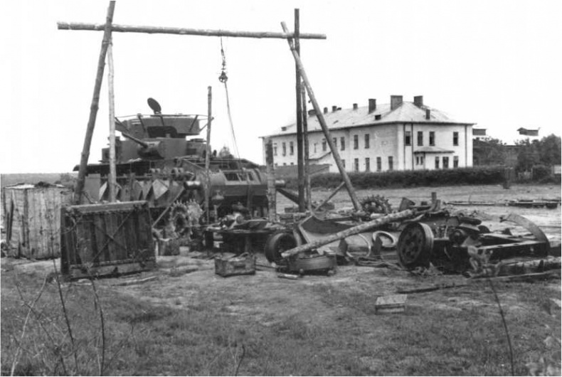 Иллюстрация к книге — Советский тяжелый танк Т-35. &quot;Сталинский монстр&quot; [i_116.jpg]