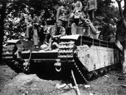 Иллюстрация к книге — Советский тяжелый танк Т-35. &quot;Сталинский монстр&quot; [i_129.jpg]