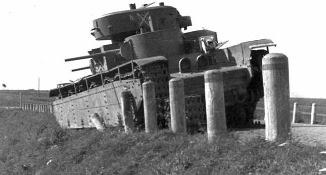 Иллюстрация к книге — Советский тяжелый танк Т-35. &quot;Сталинский монстр&quot; [i_134.jpg]