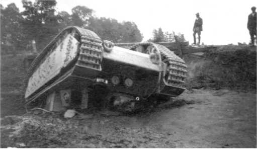 Иллюстрация к книге — Советский тяжелый танк Т-35. &quot;Сталинский монстр&quot; [i_160.jpg]