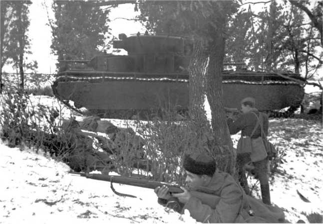 Иллюстрация к книге — Советский тяжелый танк Т-35. &quot;Сталинский монстр&quot; [i_170.jpg]