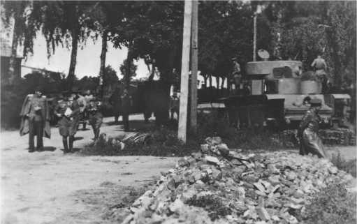 Иллюстрация к книге — Советский тяжелый танк Т-35. &quot;Сталинский монстр&quot; [i_179.jpg]