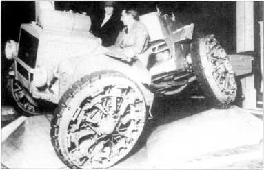 Иллюстрация к книге — Артиллерийский тягач &quot;Коминтерн&quot;. На службе у бога войны [i_041.jpg]