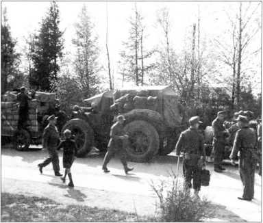 Иллюстрация к книге — Артиллерийский тягач &quot;Коминтерн&quot;. На службе у бога войны [i_043.jpg]