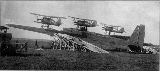 Иллюстрация к книге — Артиллерийский тягач &quot;Коминтерн&quot;. На службе у бога войны [i_072.jpg]