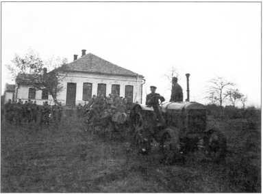 Иллюстрация к книге — Артиллерийский тягач &quot;Коминтерн&quot;. На службе у бога войны [i_086.jpg]