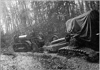 Иллюстрация к книге — Артиллерийский тягач &quot;Коминтерн&quot;. На службе у бога войны [i_103.jpg]