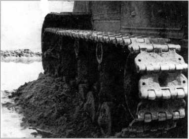 Иллюстрация к книге — Артиллерийский тягач &quot;Коминтерн&quot;. На службе у бога войны [i_115.jpg]