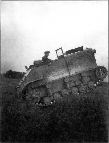 Иллюстрация к книге — Артиллерийский тягач &quot;Коминтерн&quot;. На службе у бога войны [i_118.jpg]