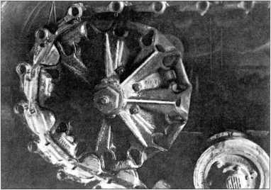 Иллюстрация к книге — Артиллерийский тягач &quot;Коминтерн&quot;. На службе у бога войны [i_122.jpg]