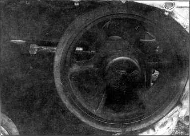 Иллюстрация к книге — Артиллерийский тягач &quot;Коминтерн&quot;. На службе у бога войны [i_123.jpg]