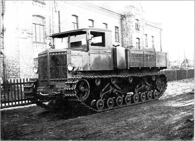 Иллюстрация к книге — Артиллерийский тягач &quot;Коминтерн&quot;. На службе у бога войны [i_139.jpg]