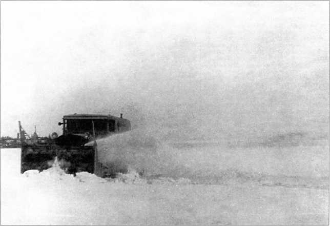 Иллюстрация к книге — Артиллерийский тягач &quot;Коминтерн&quot;. На службе у бога войны [i_165.jpg]