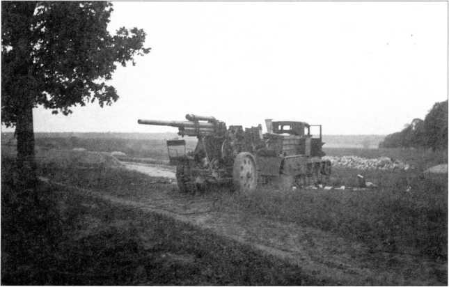 Иллюстрация к книге — Артиллерийский тягач &quot;Коминтерн&quot;. На службе у бога войны [i_173.jpg]