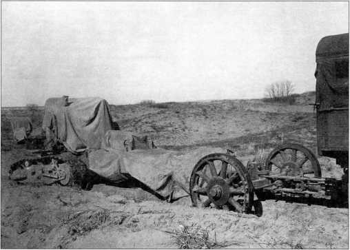 Иллюстрация к книге — Артиллерийский тягач &quot;Коминтерн&quot;. На службе у бога войны [i_180.jpg]