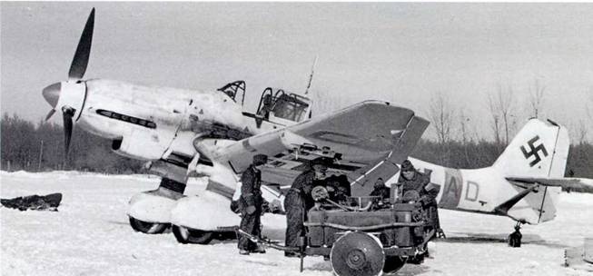 Иллюстрация к книге — Юнкерс Ju-87 1936-1945 [pic_132.jpg]