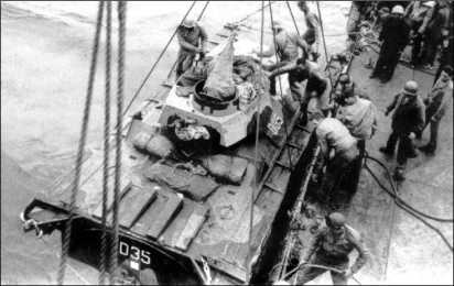 Иллюстрация к книге — Десантные амфибии Второй Мировой [i_173.jpg]