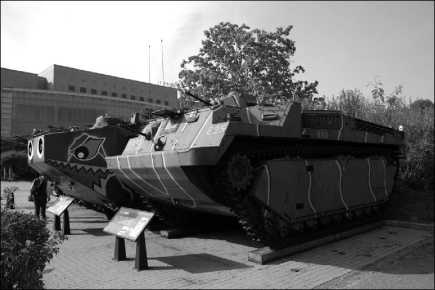 Иллюстрация к книге — Десантные амфибии Второй Мировой [i_224.jpg]