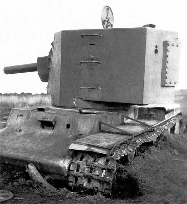 Иллюстрация к книге — Тяжёлый танк КВ-2 [i_056.jpg]