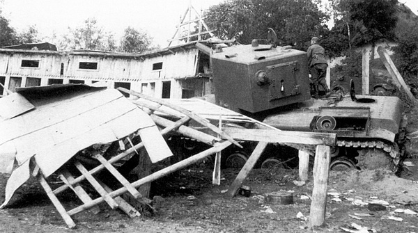 Иллюстрация к книге — Тяжёлый танк КВ-2 [i_089.jpg]