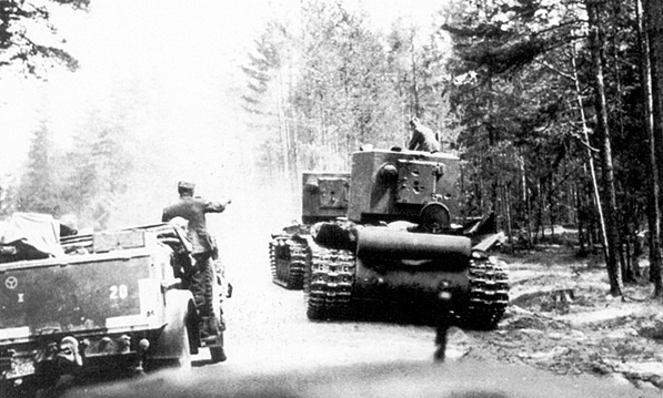 Иллюстрация к книге — Тяжёлый танк КВ-2 [i_106.jpg]