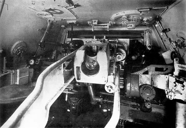 Иллюстрация к книге — Тяжёлый танк «Пантера». Первая полная энциклопедия [i_018.jpg]