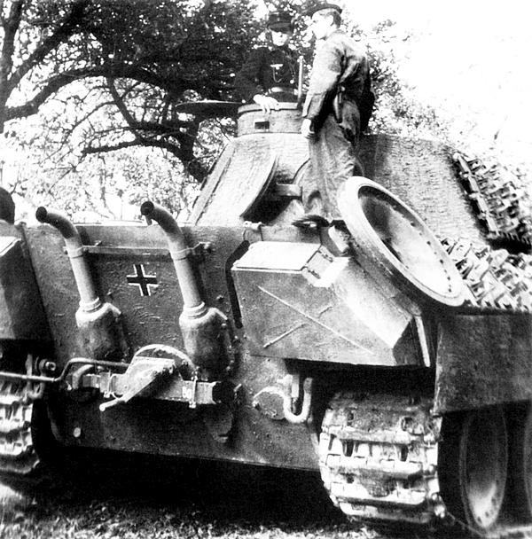 Иллюстрация к книге — Тяжёлый танк «Пантера». Первая полная энциклопедия [i_045.jpg]