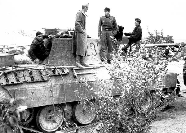 Иллюстрация к книге — Тяжёлый танк «Пантера». Первая полная энциклопедия [i_049.jpg]