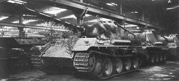 Иллюстрация к книге — Тяжёлый танк «Пантера». Первая полная энциклопедия [i_104.jpg]