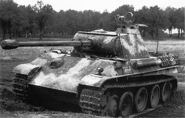 Иллюстрация к книге — Тяжёлый танк «Пантера». Первая полная энциклопедия [i_133.jpg]