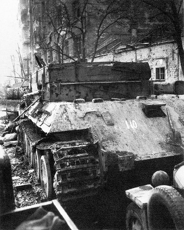 Иллюстрация к книге — Тяжёлый танк «Пантера». Первая полная энциклопедия [i_166.jpg]