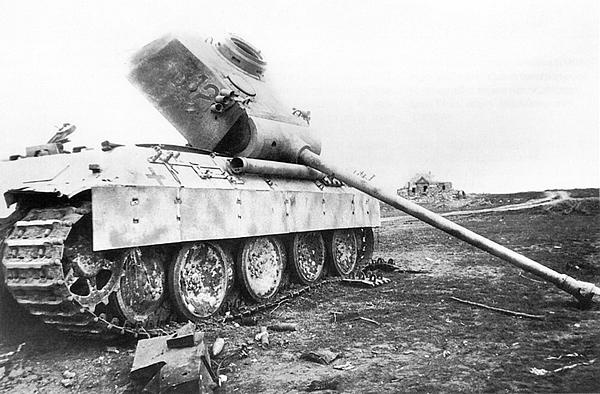 Иллюстрация к книге — Тяжёлый танк «Пантера». Первая полная энциклопедия [i_200.jpg]