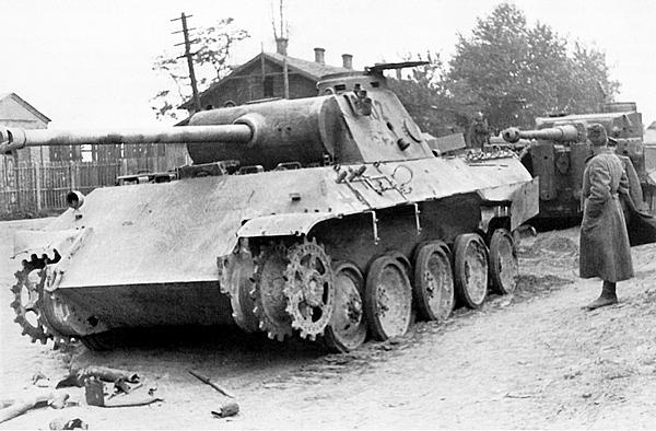 Иллюстрация к книге — Тяжёлый танк «Пантера». Первая полная энциклопедия [i_211.jpg]