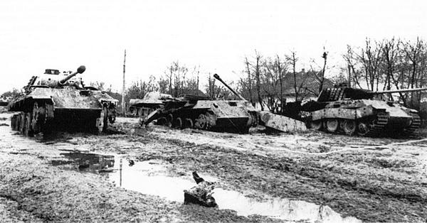 Иллюстрация к книге — Тяжёлый танк «Пантера». Первая полная энциклопедия [i_231.jpg]