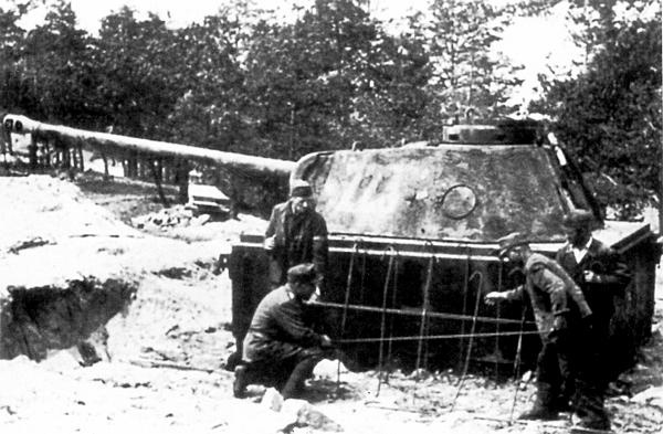 Иллюстрация к книге — Тяжёлый танк «Пантера». Первая полная энциклопедия [i_285.jpg]