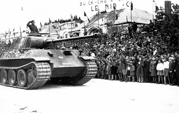 Иллюстрация к книге — Тяжёлый танк «Пантера». Первая полная энциклопедия [i_294.jpg]