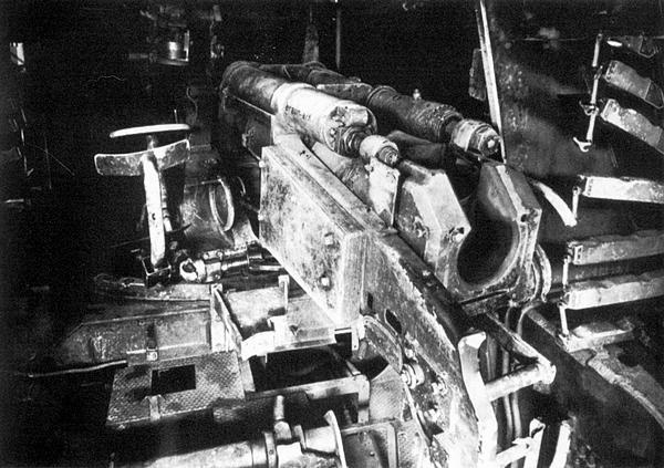 Иллюстрация к книге — Тяжёлый танк «Пантера». Первая полная энциклопедия [i_312.jpg]