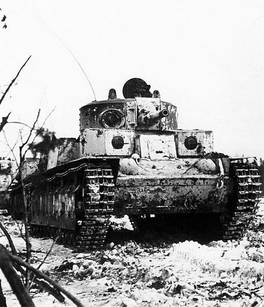 Иллюстрация к книге — Средний танк Т-28. Трёхглавый монстр Сталина [i_078.jpg]