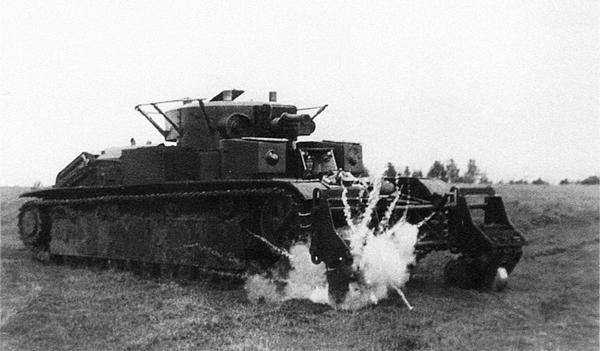 Иллюстрация к книге — Средний танк Т-28. Трёхглавый монстр Сталина [i_086.jpg]