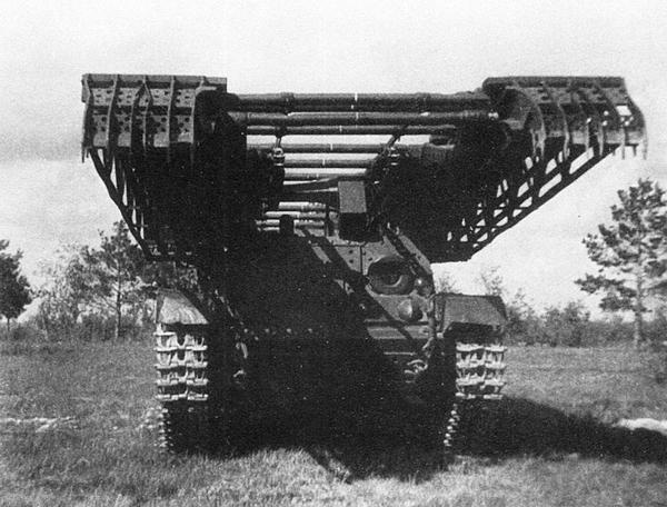 Иллюстрация к книге — Средний танк Т-28. Трёхглавый монстр Сталина [i_089.jpg]