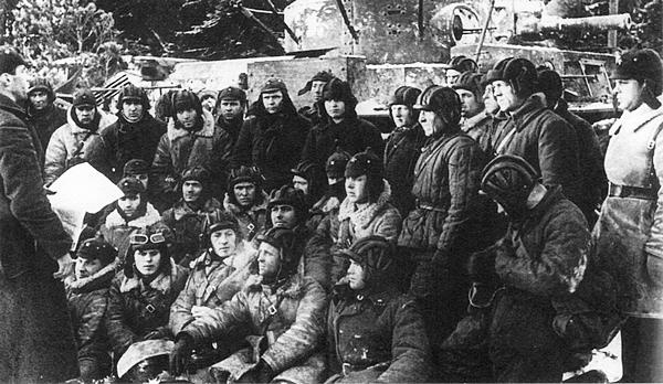 Иллюстрация к книге — Средний танк Т-28. Трёхглавый монстр Сталина [i_118.jpg]