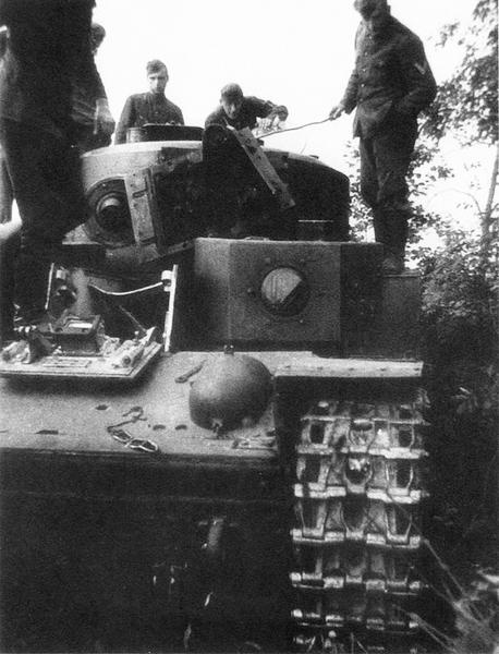 Иллюстрация к книге — Средний танк Т-28. Трёхглавый монстр Сталина [i_165.jpg]