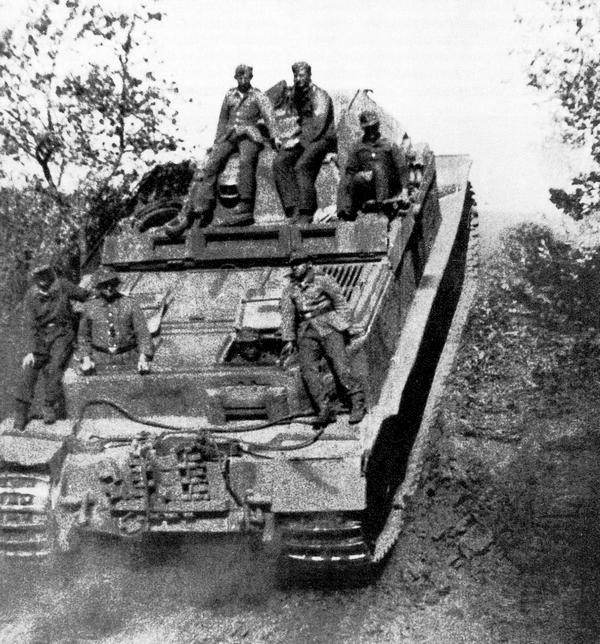 Иллюстрация к книге — «Элефант». Тяжёлое штурмовое орудие Фердинанда Порше [i_025.jpg]